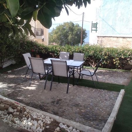 President Guest House Keratokampos Exterior photo
