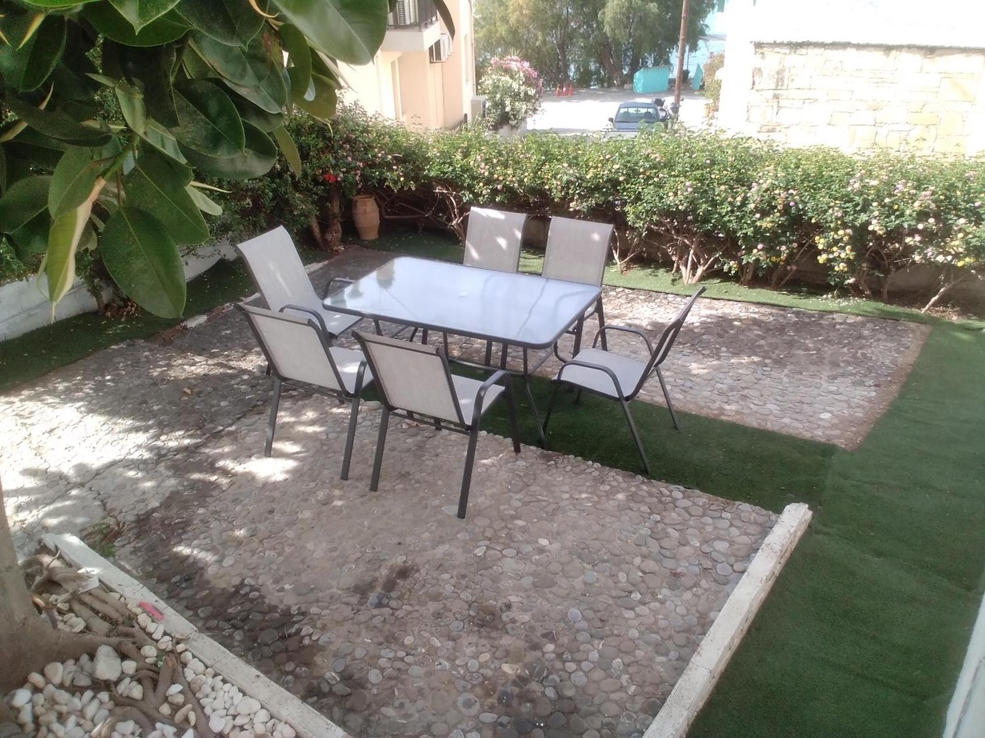 President Guest House Keratokampos Exterior photo